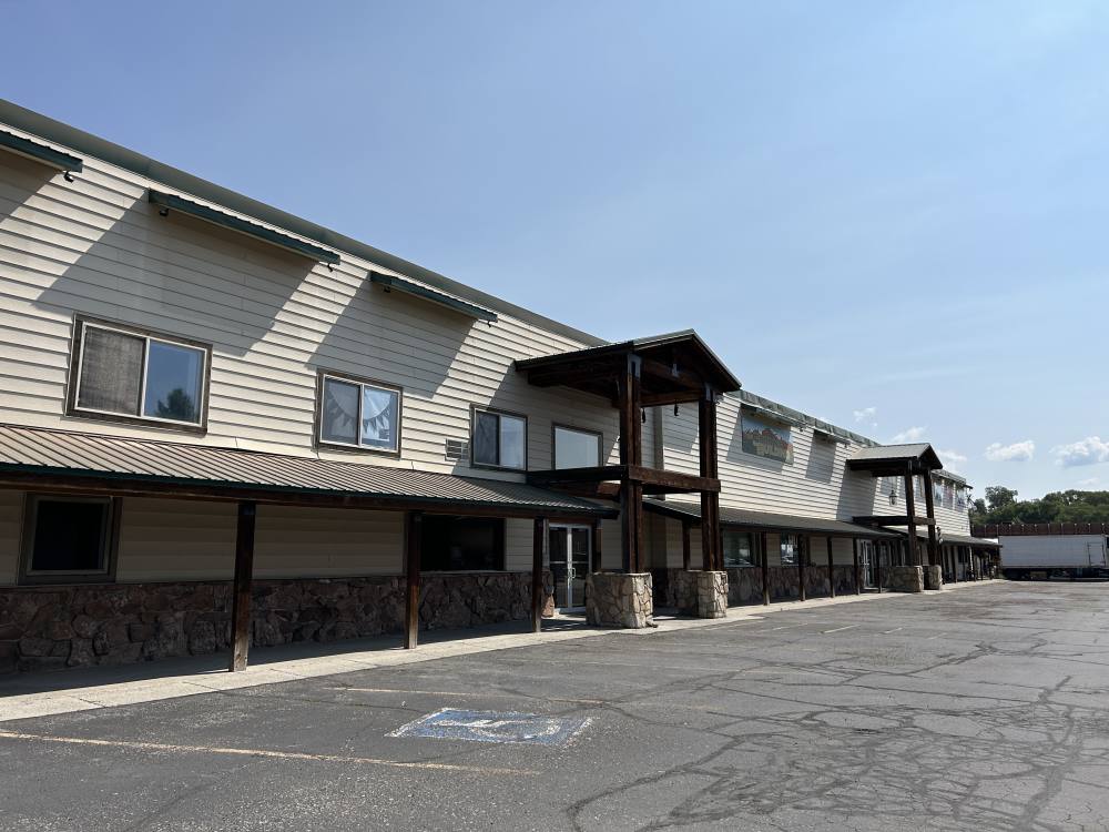 219 East Pine Street, Pinedale Rider Property Management